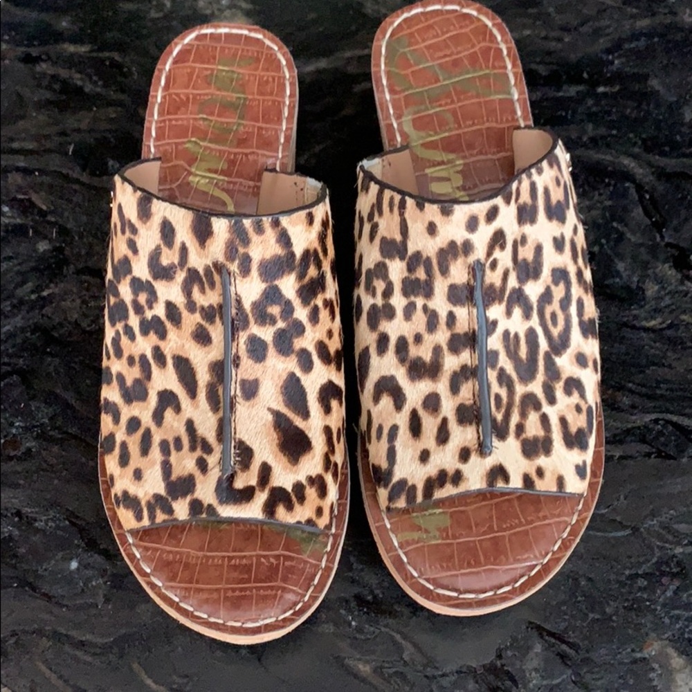 Leopard shoes